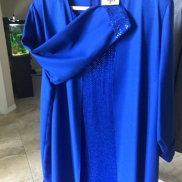 Dress - Picture 3 of 7